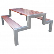 OUTDOORFURNITURE.1